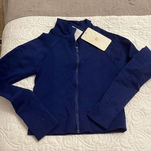 NWT Fabletics navy blue cropped zip-up size small